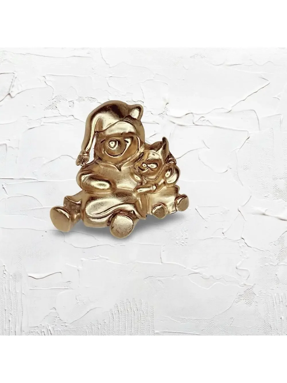 171. Disney Winnie the Pooh Brooch